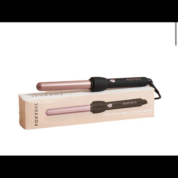 FoxyBae Other - FoxyBae Rose Gold 25MM Curling Wand